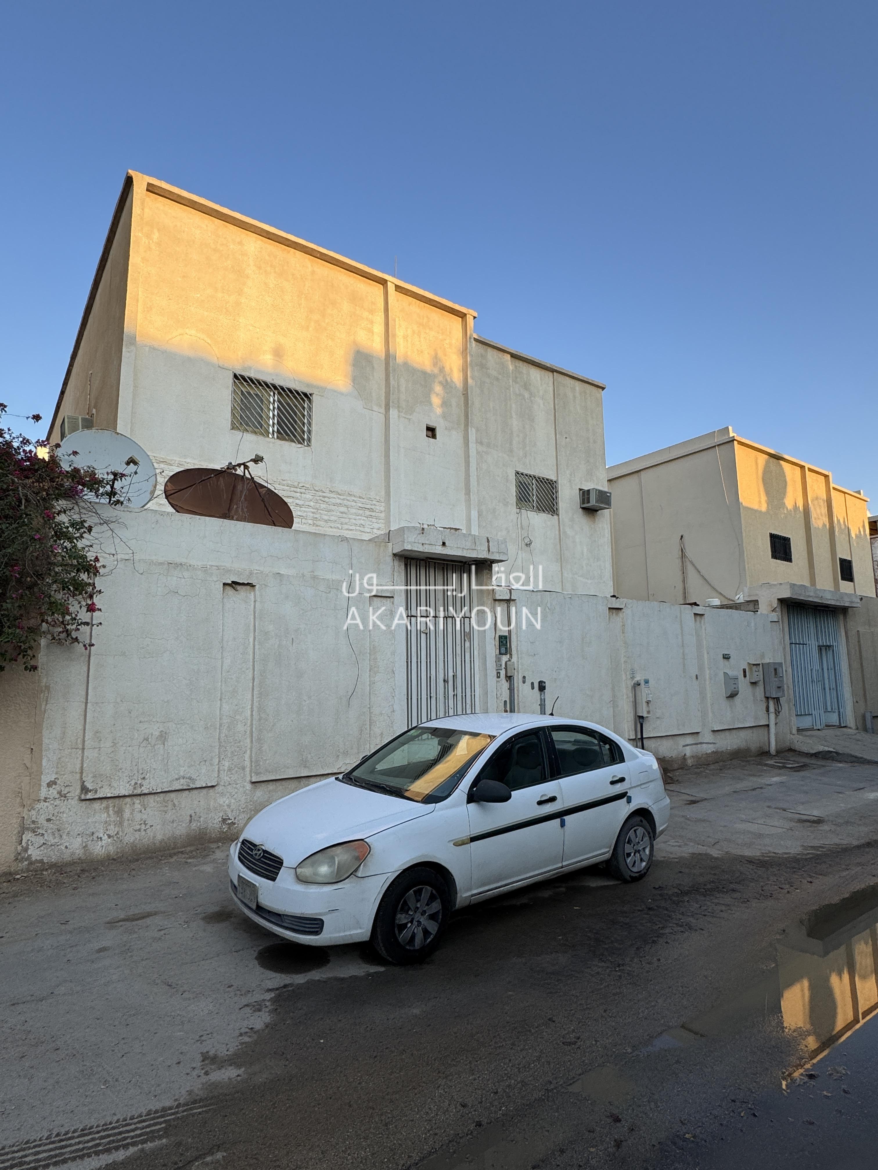 فيلا للبيع في حي الورود